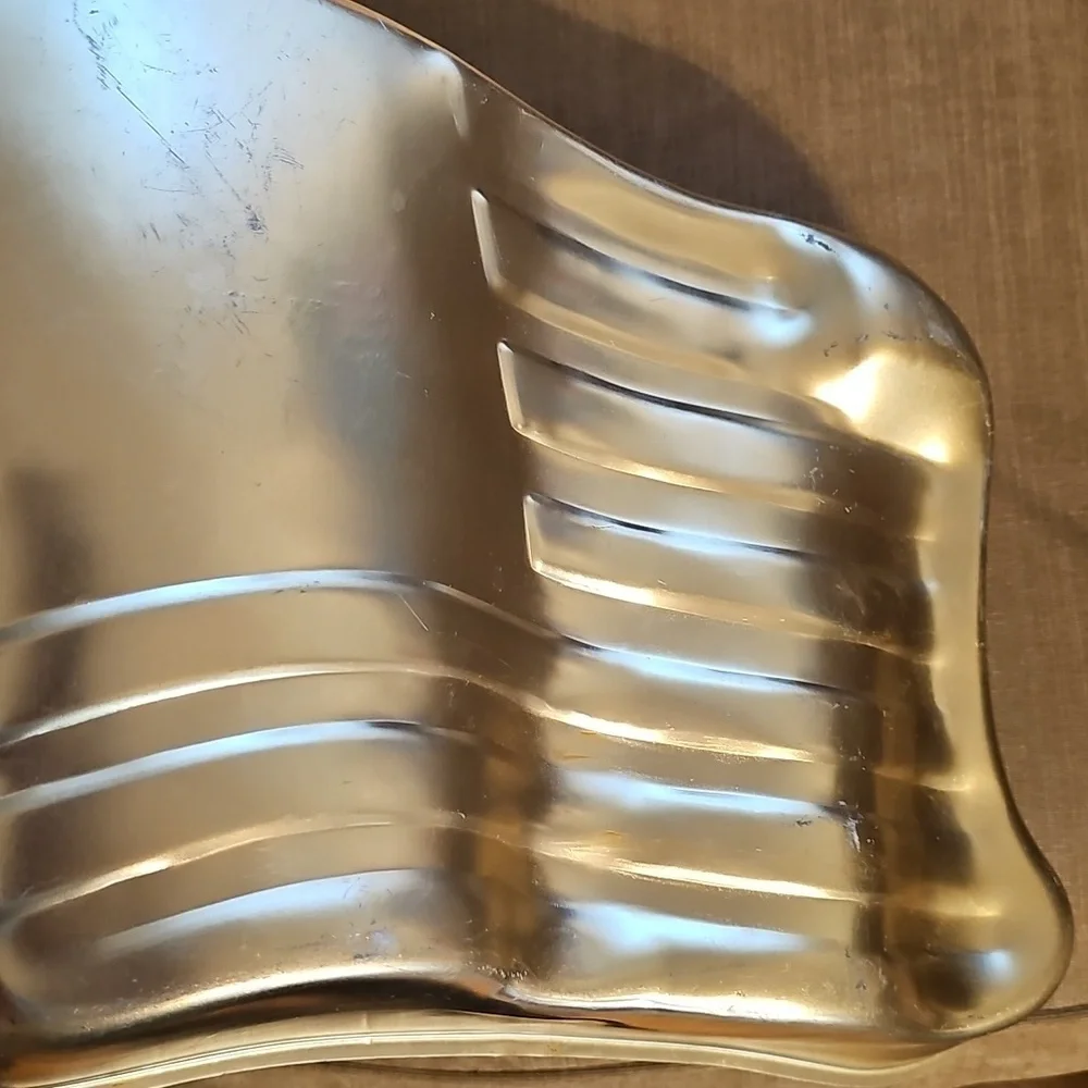 Wilton Flag Shaped Cake Pan Stars & Stripes Patriotic Cake Pan # 2105-1850